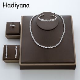 Wedding Jewelry Sets Hadiyana Fashion Irregural Paved Cubic Zinconia Costume Set For Ladies Trendy Dubai Bridal TZ8014 230717