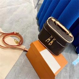 Fashion Designer Cosmetic Bag Toiletry Pouch Cosmetic Nice Luxury Makeup Bag Cases Women Toiletry Bag Travel Bags Clutch Handbags Purses Mini Wallets