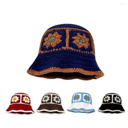 Berets Korean Handmade Crochet Knitted Wool Bucket Hat Female Spring And Autumn Sweet Flower Basin Women Tide