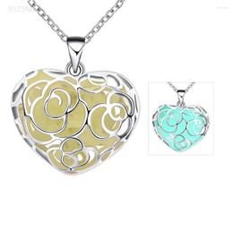 Pendant Necklaces Fashion Luminous Necklace Fluorescent Stone Hollow Locket Cage Glow Heart Love In The Dark For Women Night Light 1PC