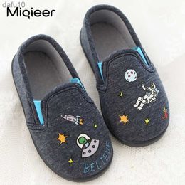 Boys Child Home Slippers Autumn Cotton Soft Anti Skid Cloud Astronaut Pattern Outdoor Walking Shoes Kids Baby Indoor Slippers L230704