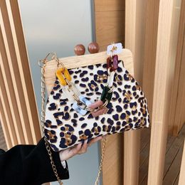 Evening Bags Winter Fashion Leopard Pattern Wooden Clip Women's Shoulder Bag Luxury Design Acrylic Chian Messenger Female Clutch