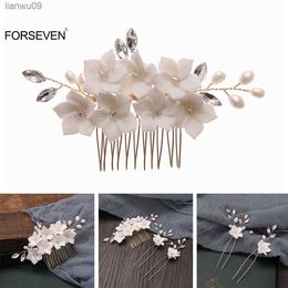 Fairy Headpieces Flower Hair Combs Pearls Hair Sticks Hair Pins and Clips for Women Hair Styling Jewelry Bride Wedding Headdress L230704