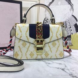 2023 Luxury designer handbag leather material messenger bag shoulder evening hand high quality business style design 470270