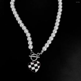 Pendant Necklaces Wholesale 5 Black And White Heart Necklace Ladies Hip Hop Sweet Cool Clavicle Personality Pearl