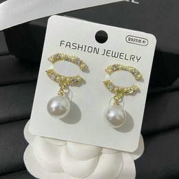 Designer 12 Earrings Women Pearl Style Temperament Elegant Letter Stud Earring Fashion Jewellery Party Gift
