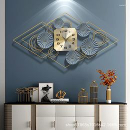 Wall Clocks Modern Light Luxury Decorative Clock Personality Creative Wrought Iron Decorations Living Room Ornament