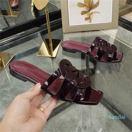 Luxury slipper Slip on sandals with a square toe intertwining straps women mules in metallic leather designer middle heel flat sandal slide size 35-43