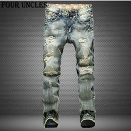 Big Size 42 2020 European Style Men Jeans Holes Frazzled Jeans Mens Casual Leisure Denim Long Pants Light Blue QQ0293269Y