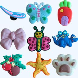 Shoe Parts Accessories Cartoon Cute Charms For Clog Sandals Unsex Decoration Party Birthday Gifts Bee Butterfly Charm Drop Delivery Otea5