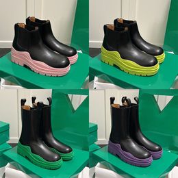 Stivali da donna di design di pneumatici di lusso Chelsea Martin Stivali al ginocchio da donna da uomo moto Caviglia Mezza antiscivolo Piattaforma moda neve inverno stivali medi scarpe da stivaletto 6