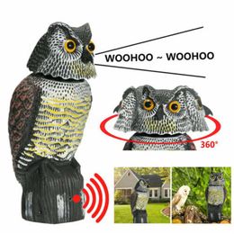 Realistic Bird Scarer Rotating Head Sound Owl Prowler Decoy Protection Repellent Pest Control Scarecrow Moving Garden Decor Q0811230U