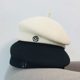 Berets Classic Ladies Beret Hat Fancy Wool Felt Hat Warmer Winter Hat Cap White Black Women Fedora Hat Fascinator Pillbox Hat Formal 230717