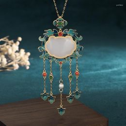 Pendant Necklaces China Style Year Accessories Necklace Ancient Gold Plated Jade Safe Lock Tassel Clavicle Chain For Women