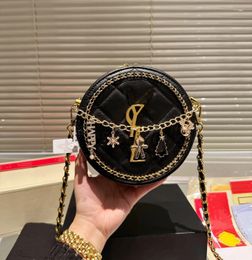 Mini Woman Shoulder Bags Pancake Bun Purses Designer Handbags With Letter Chains Crossbodys Bags Ladies Vinyle Round Messengers Bag