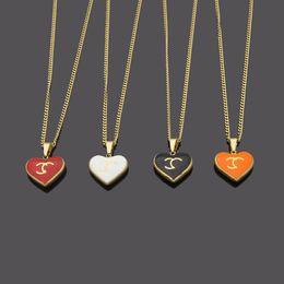 Luxury Designer Black White Orange Red Heart Pendant Choker Necklace Elegant Love 18k Gold Silver Rose 316l Steel c Engrave Fashion Jewelry Gift 45cm