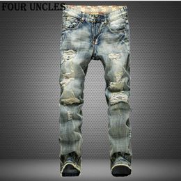 Big Size 42 2020 European Style Men Jeans Holes Frazzled Jeans Mens Casual Leisure Denim Long Pants Light Blue QQ0293283t