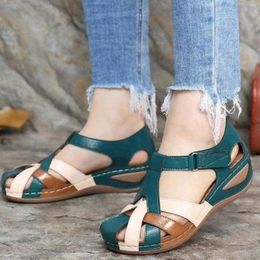 Sandals Women's Colour Block Retro Round Toe Slope Heel Caligae Buckle