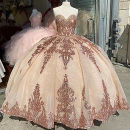 Розовое золото Quinceanera платья Charro Dweetheart Pufle Ball Hown Sweet 2023 Sequined Corset Prom Prom
