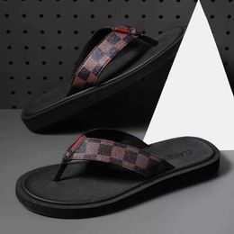 Slippers Luxury Brand Designer Rubber Slides Sandals Floral Brocade Men Slipper Flat Bottoms Flip Flops mens black Brown grey Striped Beach Slippers L230718