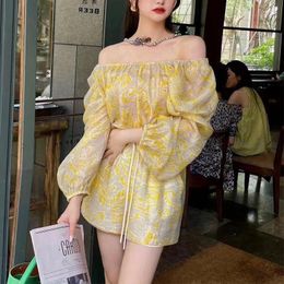 Women's Tracksuits 2023 High Quality Shorts Set Long Sleeve Off Shoulder Tops Drawstring Fashion Women Yellow 2 Piece Printed Suit