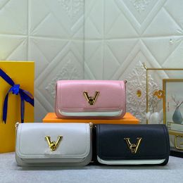 2023 Luxury Handbag Designer Crossbody Bag Calfskin Round Clamshell womens fashion alphabet bolso womens Crossbody Bag Clamshell mini mobile phone purse
