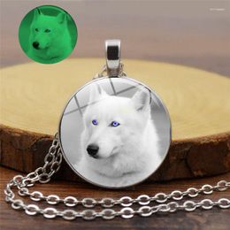 Pendant Necklaces Classic Forest Snow Wolf Glass Dome Luminous Necklace Charm Glow In The Dark Women Men Sweater Chain Jewelry Aceesories