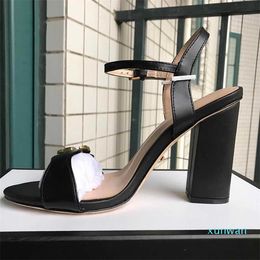 Sandals Arrivals 2023 Patent Leather Thrill Heels Women Unique Designer Pointed toe Dress Wedding Shoes Sexy shoes Letters heel
