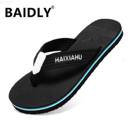 Slippers New Men Thick Bottom Slippers Platform Outdoor Slides Non Slip Trend Designer Shoes Men Mesh Water Shoes Flip Flops Sandals L230718