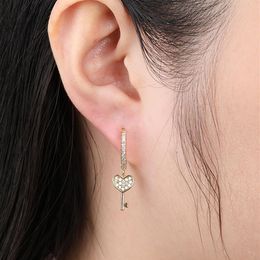 Pretty Fashion Shiny Cubic Zirconia Heart Lock Key Charm Dangling Dainty Minimalist Hoop Earrings Gold Silver For Women Jewellery DI306h