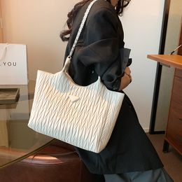 Pleated Chain Tote Bag for Women - 2023 New Trend, Versatile High-end Single Shoulder Crossbody Bag, Hand Carry Underarm Bag in White