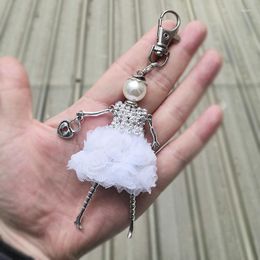 Keychains YLWHJJ 2023 Doll Women Keychain Car Key Chains Bag Dress White Rhinestone Pearl Pendant Fashion Jewelry Brand Ring