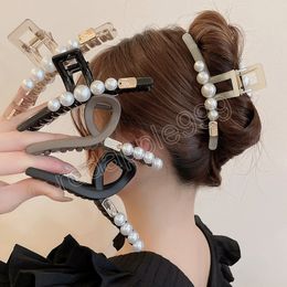 Acrylic Black Colour Hair Claws for Women Fashion Personalised Pearl Headwear Simple Hair Accessories