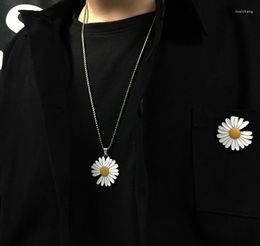 Pendant Necklaces 2023 Simple Daisy Flower Necklace Couple Aesthetic Accessories Egirl Chain E Boy Mens Jewlery Emo Hiphop Igirl