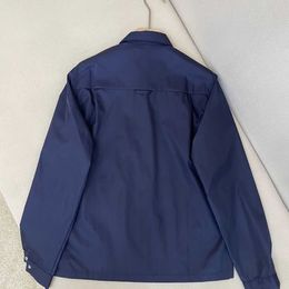 Spring and summer men's blue lapel nylon long sleeve shirt coat, nylon fabric soft and comfortable, loose shirt version of casual business style.