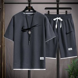 Mens Tracksuits Summer mens fashion tracking set short sleeved Tshirtsports casual jogging 230718