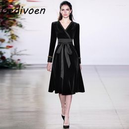 Casual Dresses Gedivoen Fashion Woman Autumn Retro Elegant Velvet Midi Dress V-Neck High Waist Lace Up Slim Long Sleeve Black Vestdios