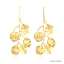 Charm Retro Temperament Long Golden Leaf Earrings Women European and American Exaggerated Style Leaf Ear Hook Earrings Women R230719