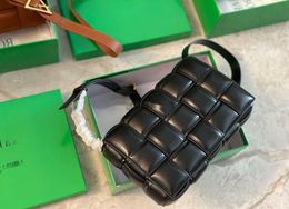 Cassette Girl Bag Designer Bags Lady 2023 Puffer Soft Handbags Super Hot Pillow Splicing Flip Fashion Versatile Sweet Crossbody 26cm