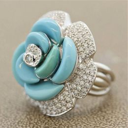 Retro Creative Light Luxury Green Stone Shine Rose Ring for Women's Personality Fashion Jewelry Designer Accessories Gift