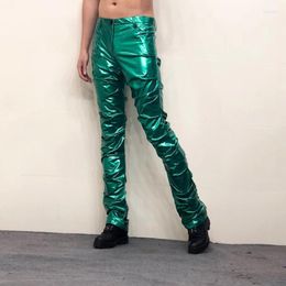 Männer Hosen Nachtclub Streetwear Shinny Sexy Leder Hose Männer Kostüme PU Flare Erkek Pantolon Grün Plissee Hosen