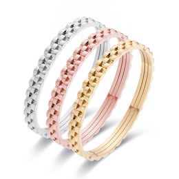 Bangle Luxury Stainless Steel Bracelet Crown Classic Three Layer Gear Womens Exquisite Fashion Jewelry Wedding Gift 230719