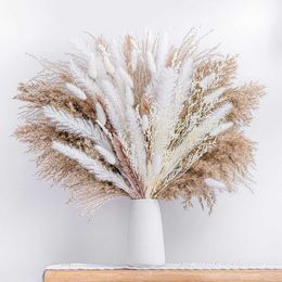 Natural dried flower decorative wreath and botanical pampas boho home decor wedding centerpiece flower arrangement bouquet