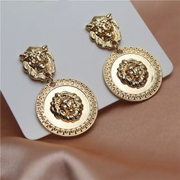 Stud European and American style relief lion head earrings with a cold personality such as long ear hiphop rock 230719