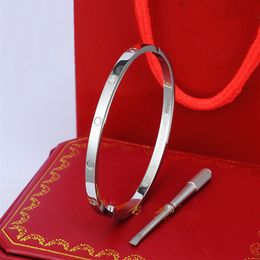 With box carti Ladies love rings Pendant Necklaces Screw Bracelet Van Party Wedding Couple Gift Love Bracelet Fashion Luxury Cleef3261