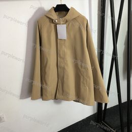 Jaqueta Feminina Jaqueta Corta-vento com Capuz nas Costas Logotipo Capa Solta Bordada Versão Trench Coat Roupas de Alta Qualidade