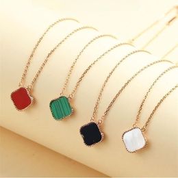 Luxury Designer Pendant Necklaces for Women Elegant 4/Four Leaf Clover Locket Necklace Highly Quality Choker Chains Designer Jewelry 18K Plated Gold Girls Gift