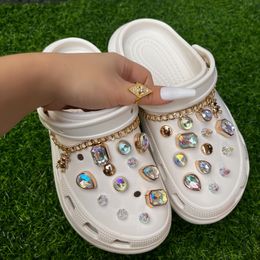 Women's Summer Thick-soled Hole Sandals Fashion Metal Letters Chain Slippers Non-slip Casual Beach Shoes Clogs 230718