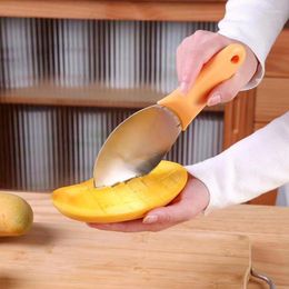 Dinnerware Sets Digging Spoon To Open Fruit Mango Knife Shape Scoop Watermelon Cutting Tool Avocado Dicing Segmentation Mould 1pc