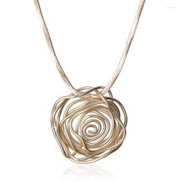 Pendant Necklaces 2023 Metal Wire Wrapped Rose Necklace Original Handcraft Flower Choker Nylon Chain For Women Men